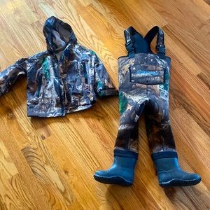 Like new Oakiwear kids 3T waders.